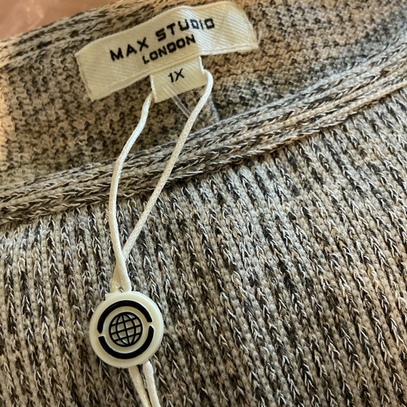 NWT Max Studio Ruched Sleeve Ribbed Top 1X - Picture 4 of 6